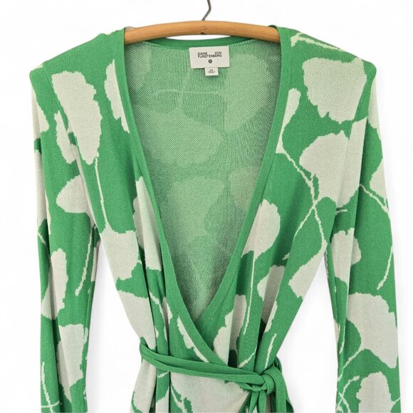 Diane Von Furstenberg XS Green & White Ginko Leaf Wrap Sweater Top Dress - Picture 3 of 8